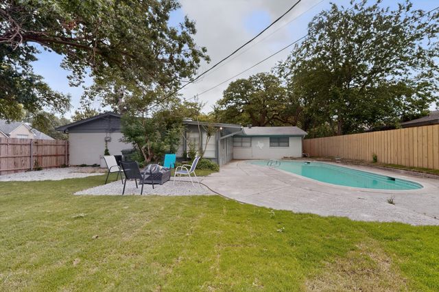 341 Arcadia Street, Hurst, TX 76053
