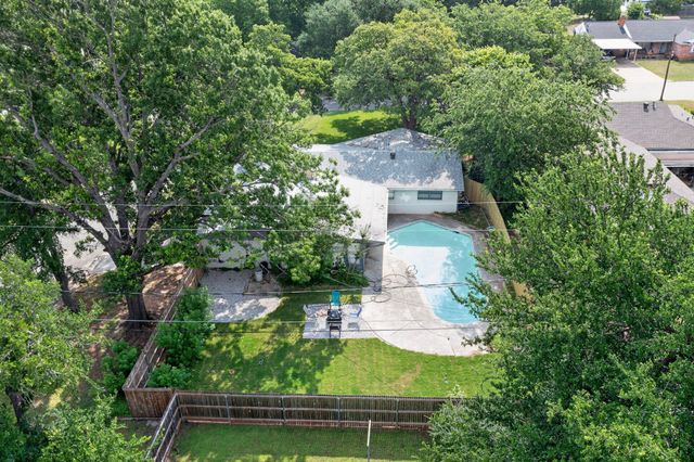 341 Arcadia Street, Hurst, TX 76053