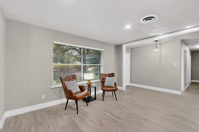 341 Arcadia Street, Hurst, TX 76053
