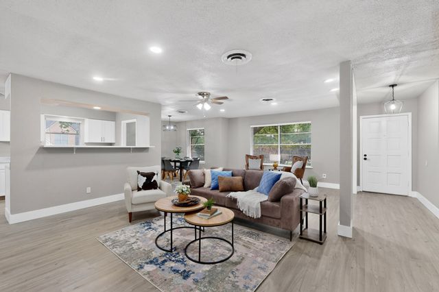 341 Arcadia Street, Hurst, TX 76053