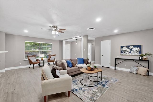 341 Arcadia Street, Hurst, TX 76053