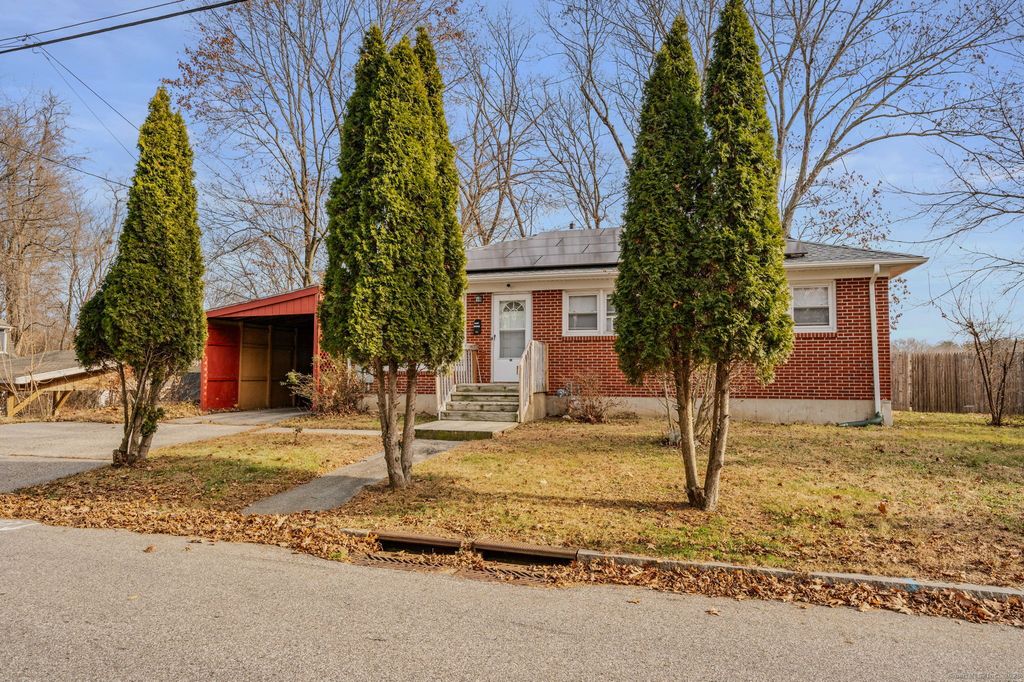 15 Chapman Street, Windham, CT 06226