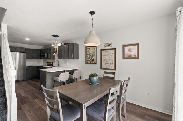 150 S Prairie View Drive 306, West Des Moines, IA 50266