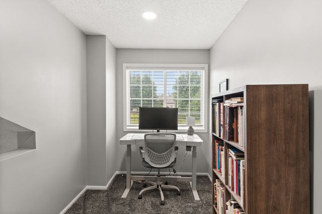 150 S Prairie View Drive 306, West Des Moines, IA 50266