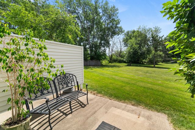 150 S Prairie View Drive 306, West Des Moines, IA 50266