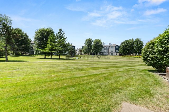 150 S Prairie View Drive 306, West Des Moines, IA 50266