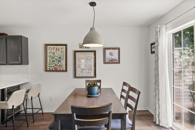 150 S Prairie View Drive 306, West Des Moines, IA 50266