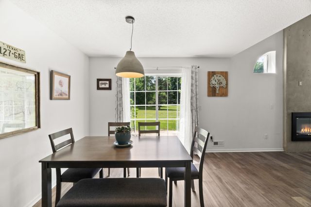 150 S Prairie View Drive 306, West Des Moines, IA 50266