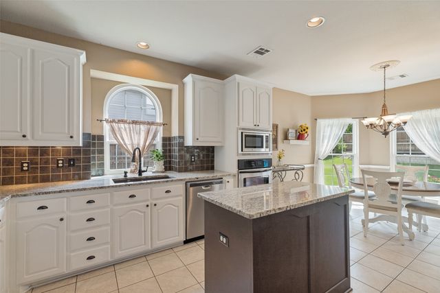 2716 Parkside Lane, Mckinney, TX 75072