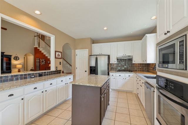 2716 Parkside Lane, Mckinney, TX 75072