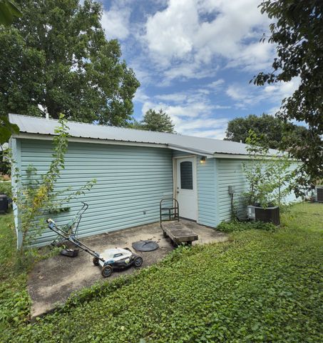 1105 Cumberland St, Decherd, TN 37324