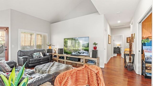 7861 Quince St., La Mesa, CA 91941