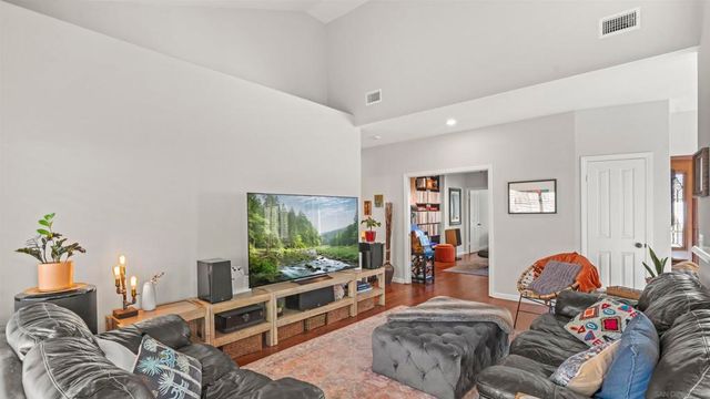 7861 Quince St., La Mesa, CA 91941