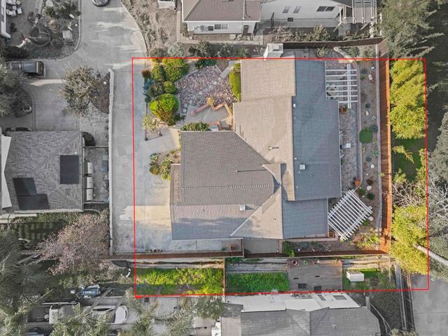 7861 Quince St., La Mesa, CA 91941