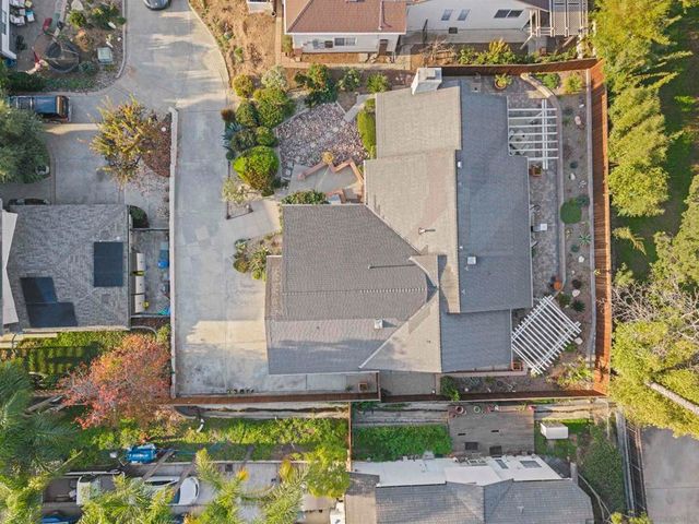 7861 Quince St., La Mesa, CA 91941