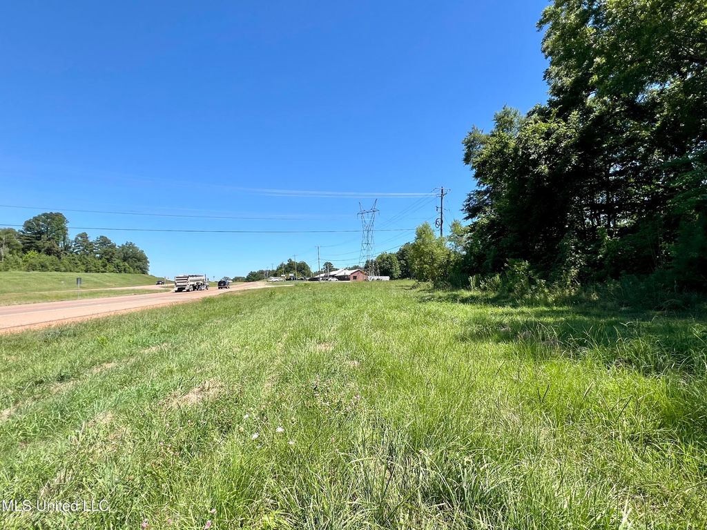 Hyline Drive, Byhalia, MS 38611 — photo 2