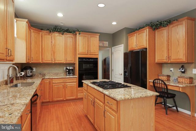 6 SOUSA COURT, East Windsor, NJ 08520