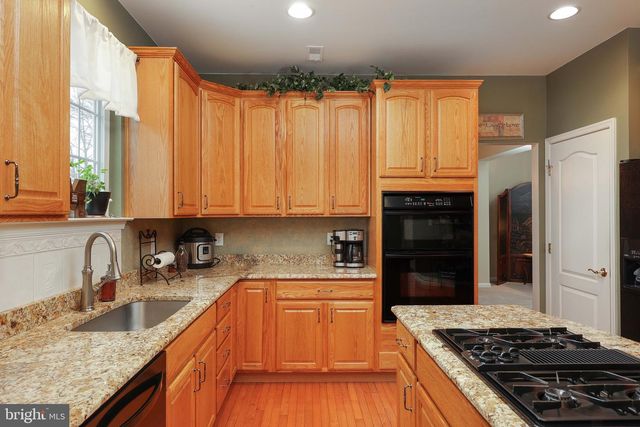 6 SOUSA COURT, East Windsor, NJ 08520