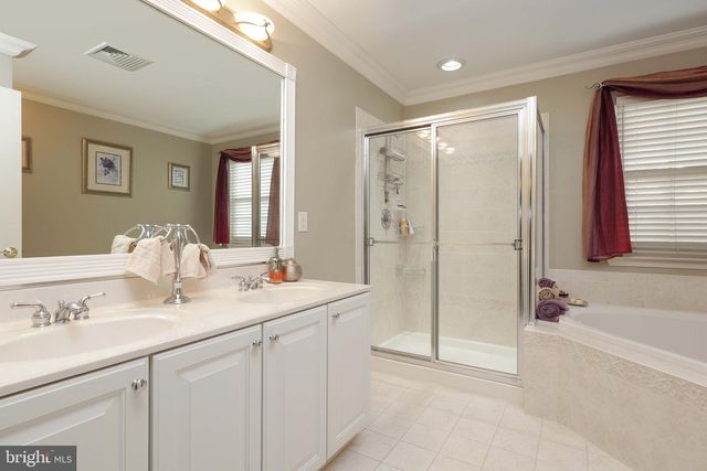 6 SOUSA COURT, East Windsor, NJ 08520