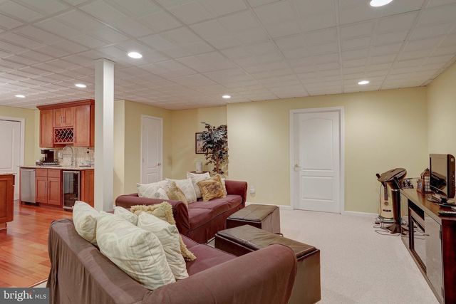 6 SOUSA COURT, East Windsor, NJ 08520