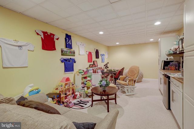 6 SOUSA COURT, East Windsor, NJ 08520