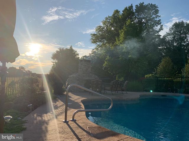 6 SOUSA COURT, East Windsor, NJ 08520