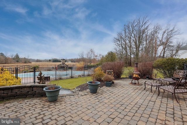 6 SOUSA COURT, East Windsor, NJ 08520