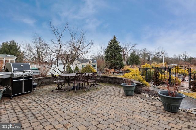 6 SOUSA COURT, East Windsor, NJ 08520