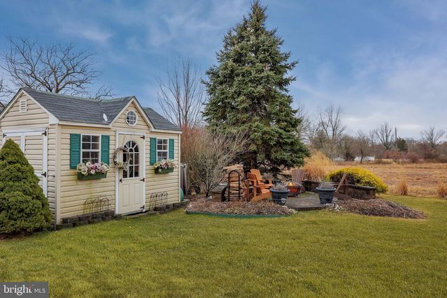 6 SOUSA COURT, East Windsor, NJ 08520