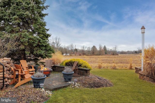 6 SOUSA COURT, East Windsor, NJ 08520