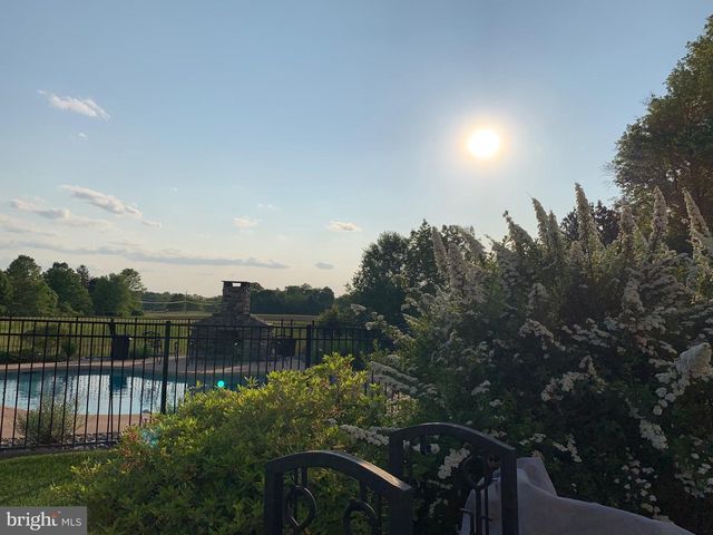 6 SOUSA COURT, East Windsor, NJ 08520