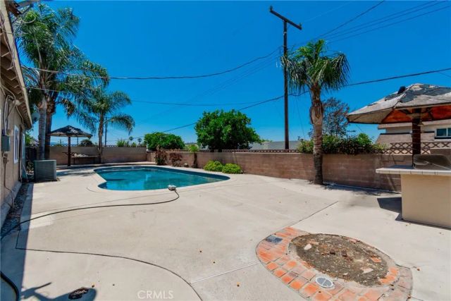 5954 Newcomb, San Bernardino, CA 92404