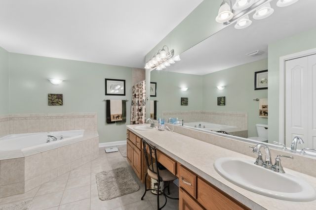 13152 S Vicarage Drive, Plainfield, IL 60585