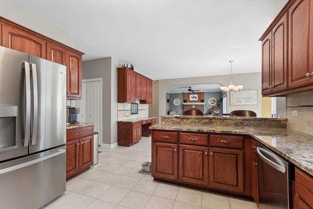 13152 S Vicarage Drive, Plainfield, IL 60585