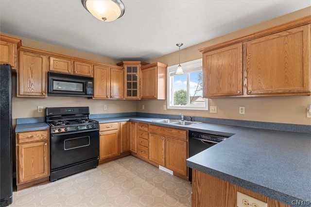 8739 Raulli Drive, Cicero, NY 13039