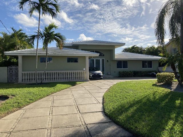2740 NE 10th Street, Pompano Beach, FL 33062