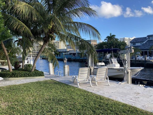 2740 NE 10th Street, Pompano Beach, FL 33062