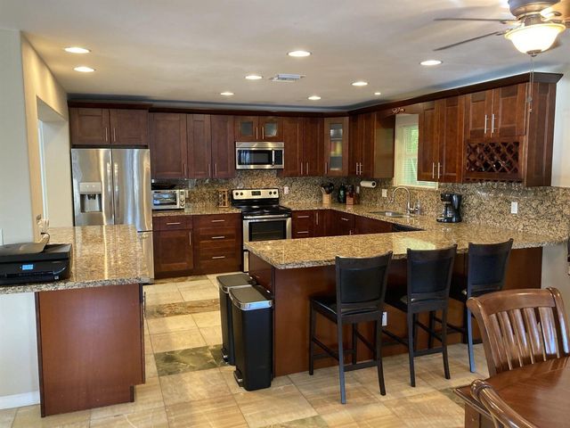 2740 NE 10th Street, Pompano Beach, FL 33062
