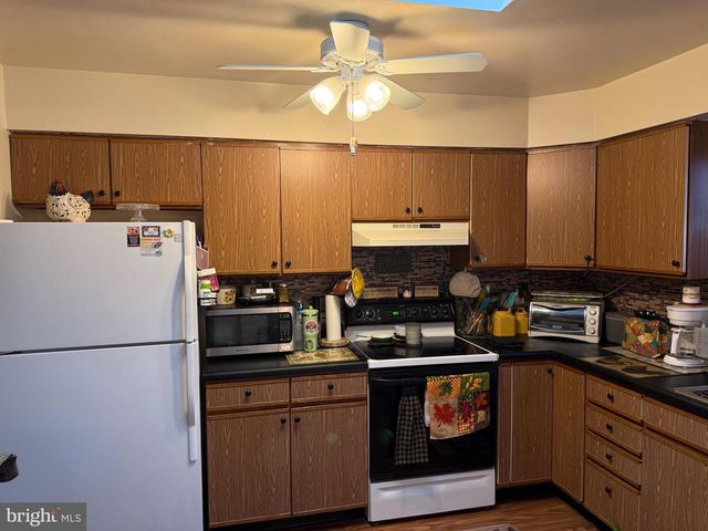 831 CHARLOTTE WAY, Enola, PA 17025