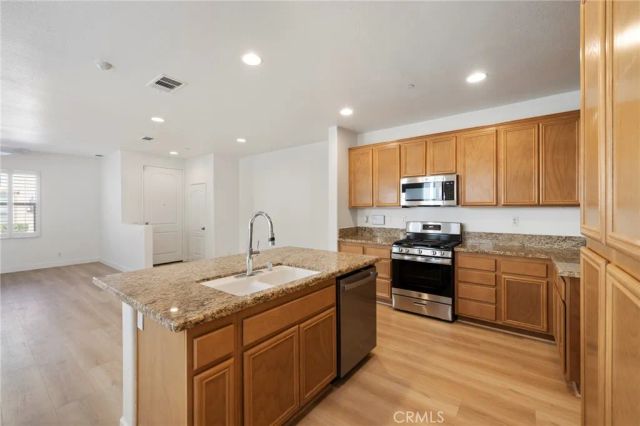 14975 S Highland Avenue 13, Fontana, CA 92336
