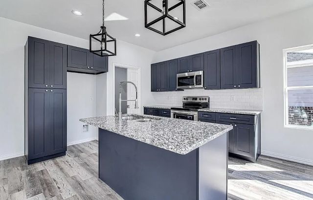 125 Magnolia Estates Street, Crowley, TX 76036