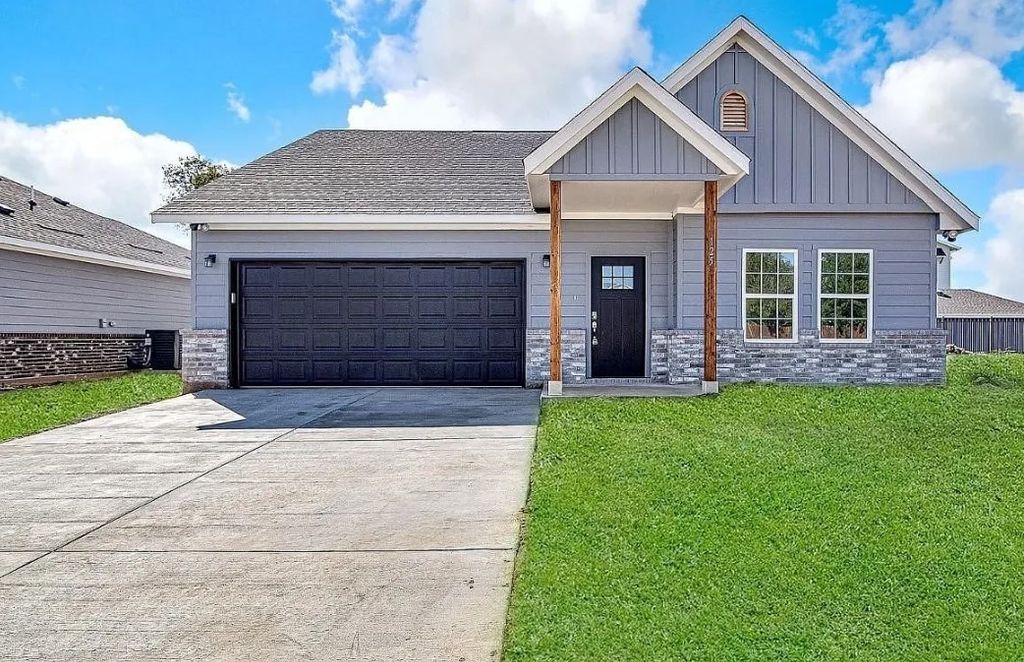 125 Magnolia Estates Street, Crowley, TX 76036