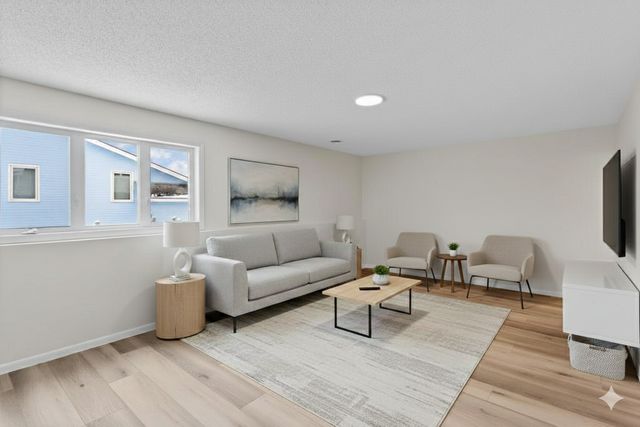 7890 Grinnell Court E, Lakeville, MN 55044