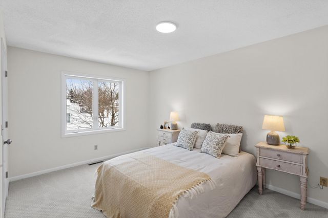 7890 Grinnell Court E, Lakeville, MN 55044