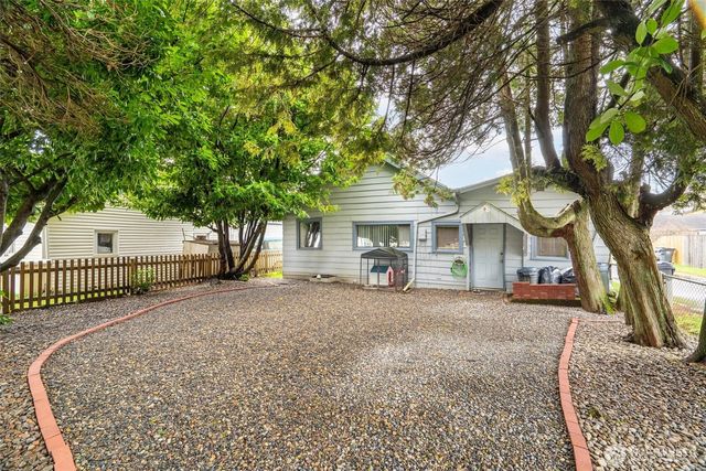 211 30th St, Hoquiam, WA 98550