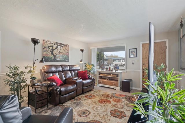 211 30th St, Hoquiam, WA 98550