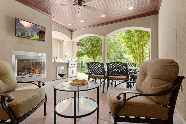 106 La Vie Drive, Montgomery, TX 77316