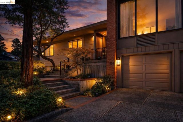558 Lakewood Cir, Walnut Creek, CA 94598
