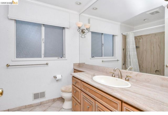 558 Lakewood Cir, Walnut Creek, CA 94598