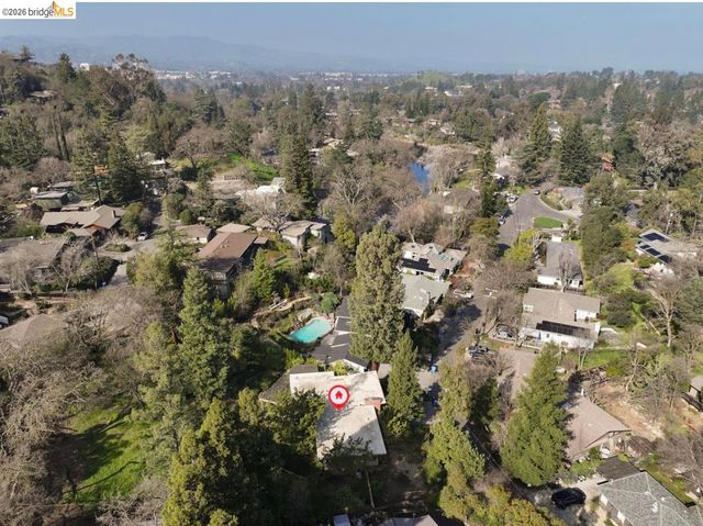 558 Lakewood Cir, Walnut Creek, CA 94598